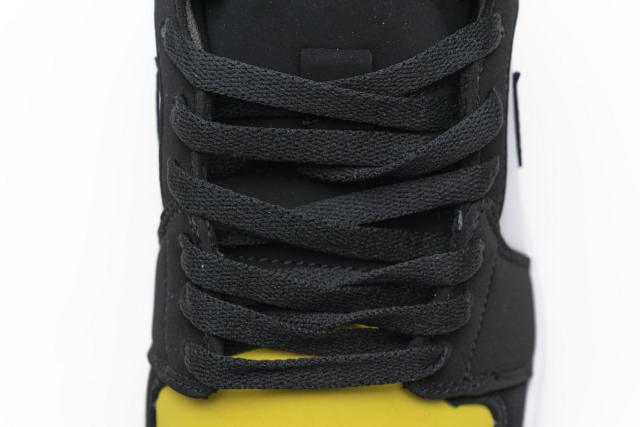 Air Jordαn 1's Mid Yellow Toe Black 852542-071