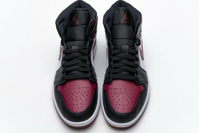 Air Jordαn 1's Mid Bred Toe 554724-066