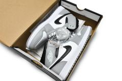 Air Jordαn 1's Mid Light Smoke Grey Anthracite 554724-078