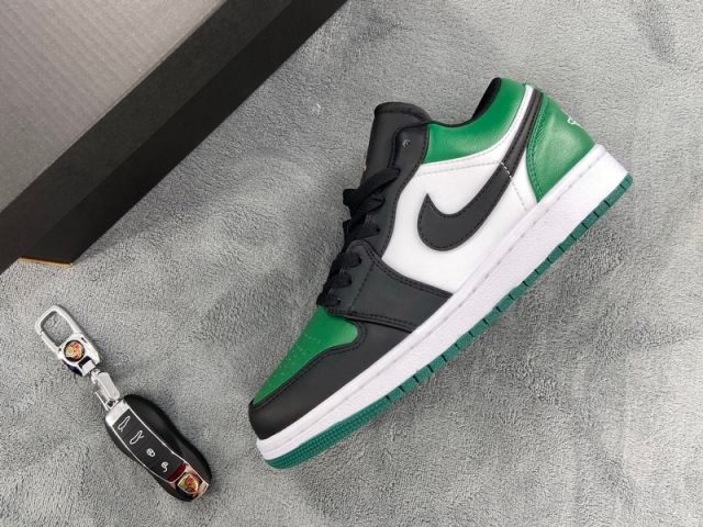 Air Jordαn 1's Green Toe 553558-371