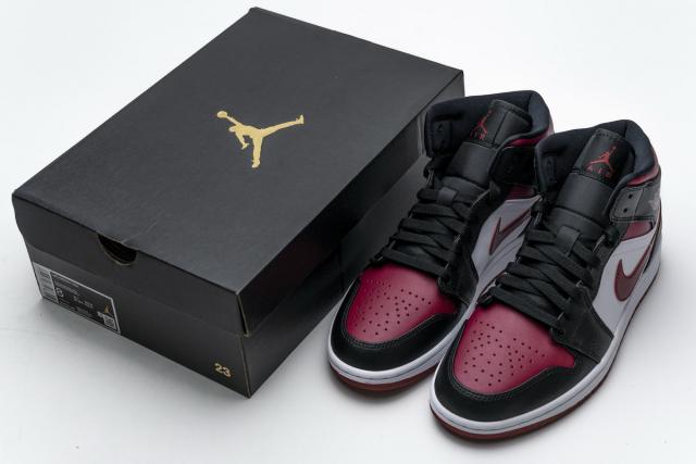 Air Jordαn 1's Mid Bred Toe 554724-066