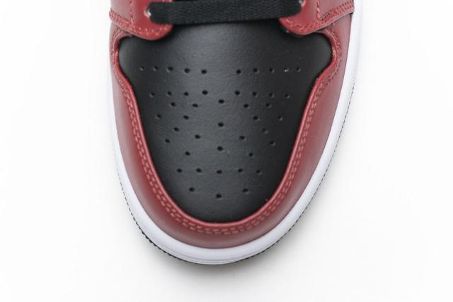 Air Jordαn 1's Mid Chicago Black Toe 554725-069