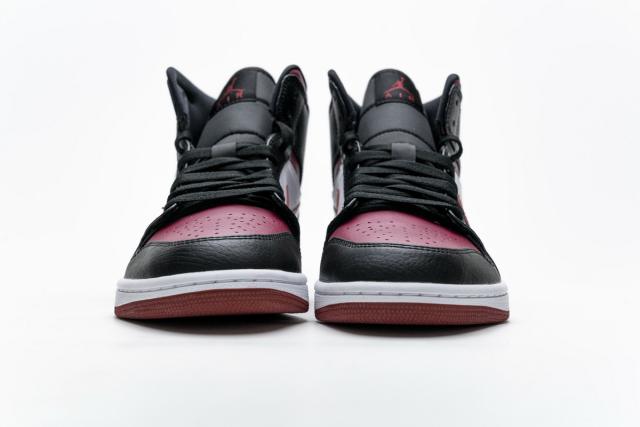 Air Jordαn 1's Mid Bred Toe 554724-066