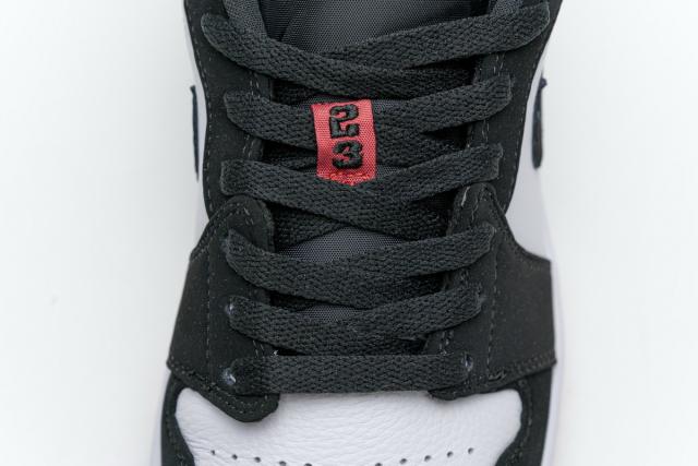 Air Jordαn 1's Black Toe 553558-116