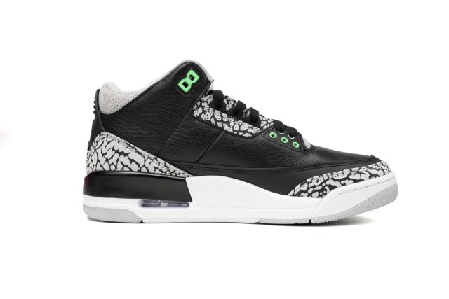 Jordαn 3's Retro Green Glow CT8532-031