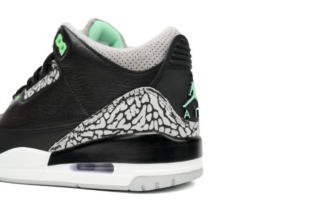 Jordαn 3's Retro Green Glow CT8532-031