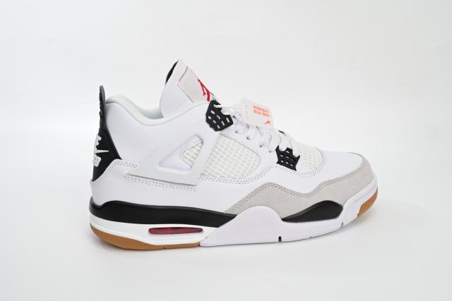 ［plus-size shoes]N SB x Air Jordαn 4's Retro White Black DR5415-100