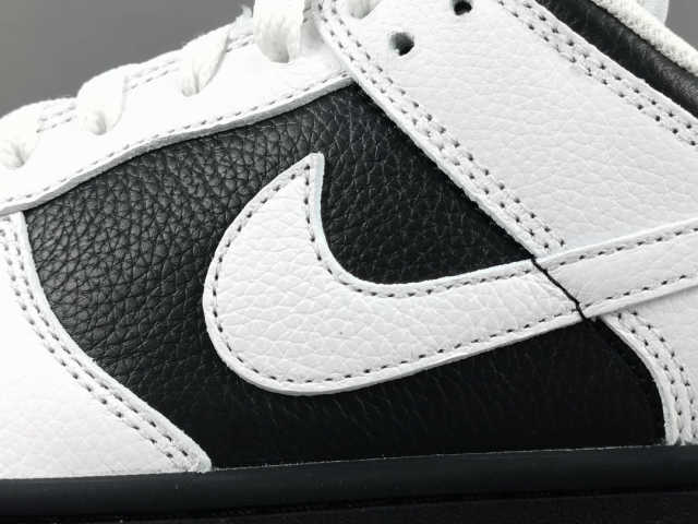 SB DUNK x REVERSE PANDA