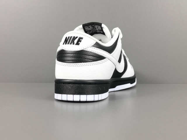 SB DUNK x REVERSE PANDA