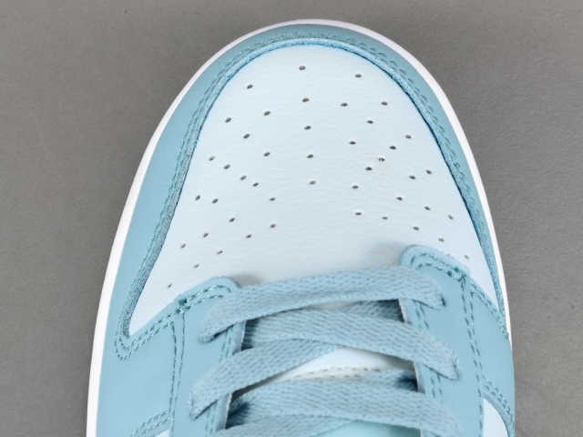 SB DUNK x CLEAR AQUA