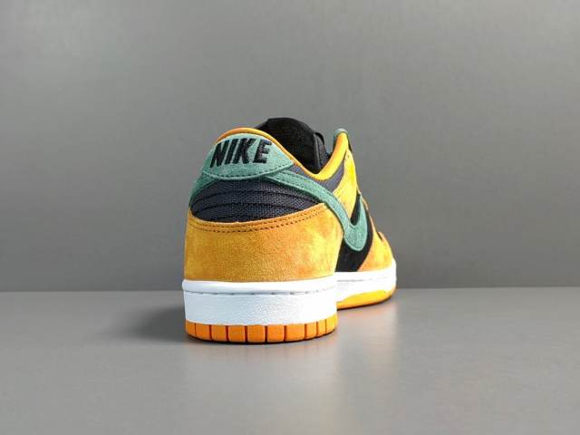 SB DUNK x CERAMIC