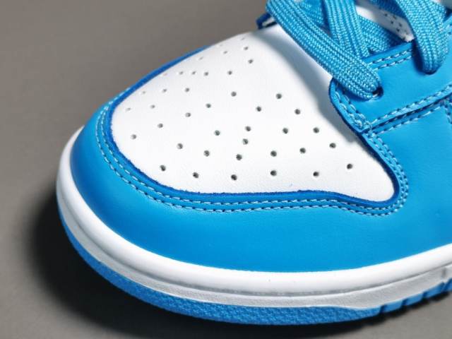SB DUNK x UNC