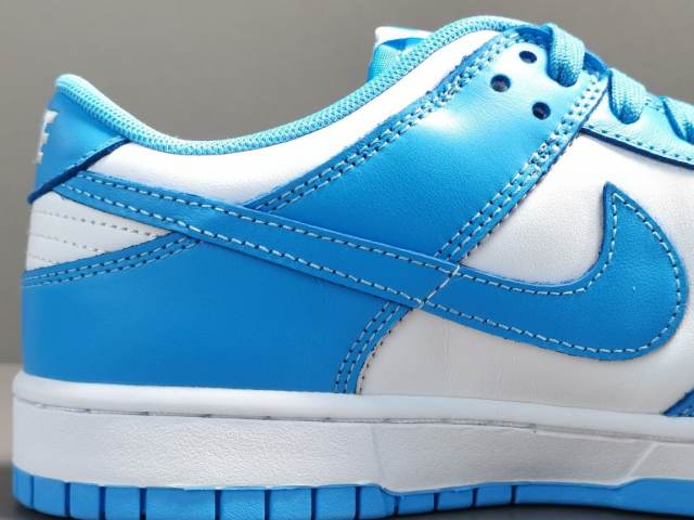 SB DUNK x UNC