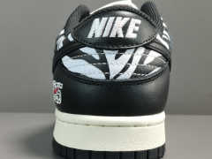 SB DUNK x QUARTERSNACKS ZEBRA