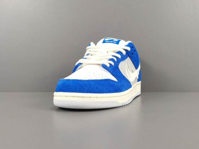 SB DUNK x FLY STREETWEAR GARDENIA