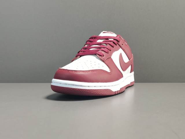 SB DUNK x BORDEAUX
