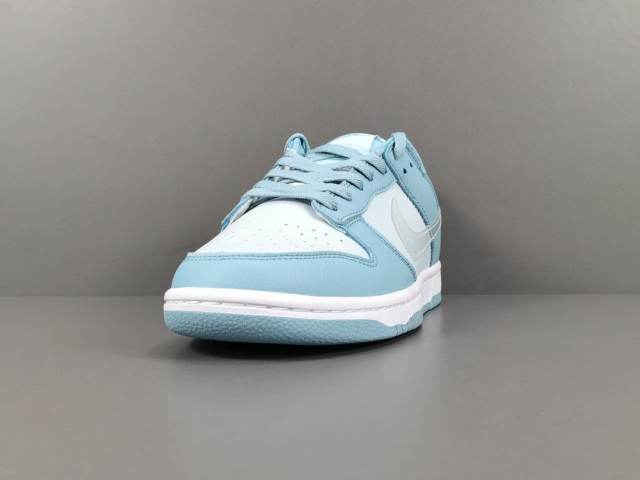 SB DUNK x CLEAR AQUA