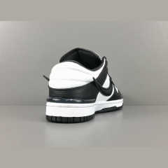 SB DUNK LOW TWIST x PANDA