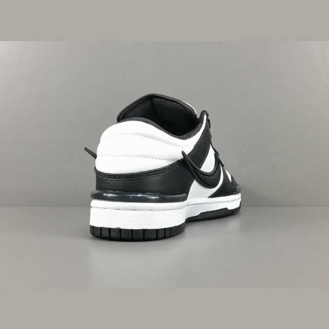 SB DUNK LOW TWIST x PANDA