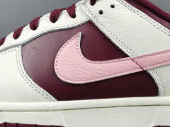 SB DUNK x VALENTINES DAY