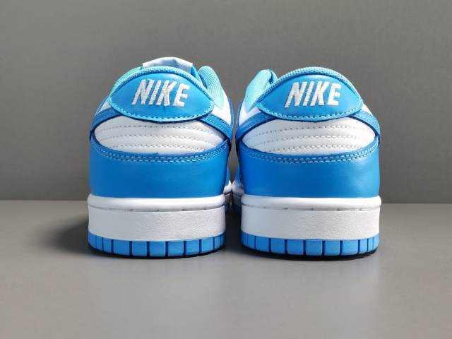 SB DUNK x UNC