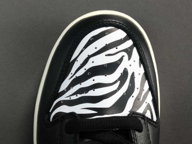 SB DUNK x QUARTERSNACKS ZEBRA