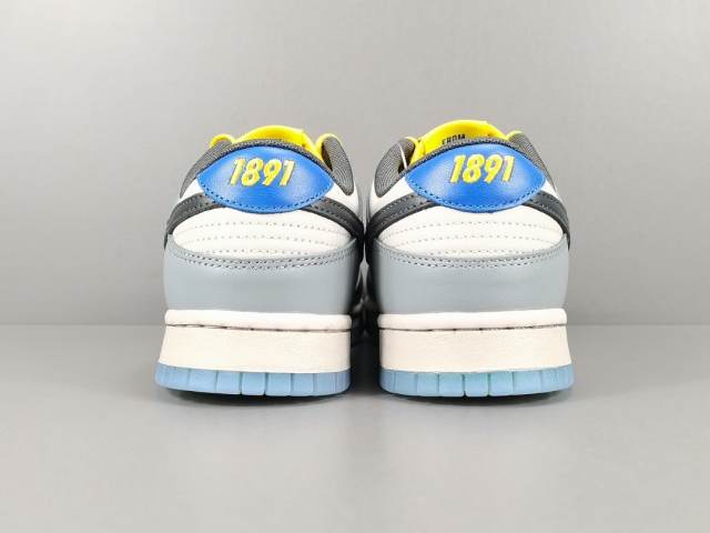 SB DUNK x NORTH CAROLINA