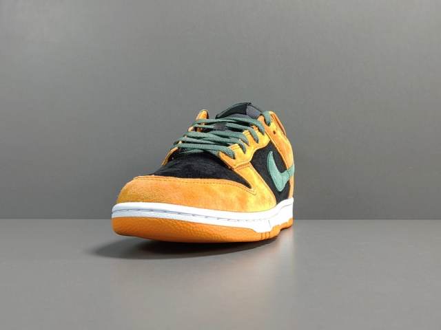 SB DUNK x CERAMIC
