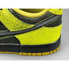 SB DUNK LOW x HALLOWEEN