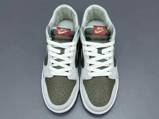SB DUNK LOW x YEAR OF THE SNAKE