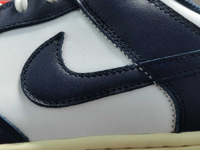 SB DUNK x VINTAGE NAVY