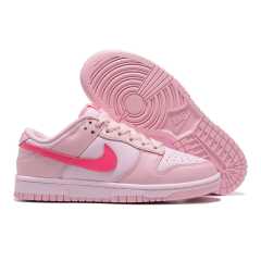 SB DUNK LOW x TRIPLE PINK