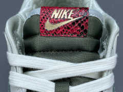 SB DUNK LOW x YEAR OF THE SNAKE