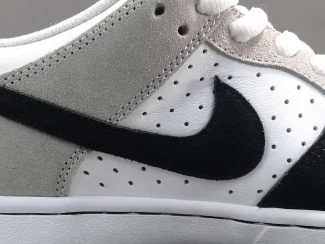 SB DUNK x CHLOROPHYLL