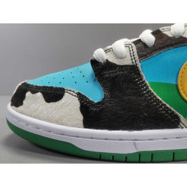SB DUNK LOW x BEN & JERRY'S CHUNKY DUNKY