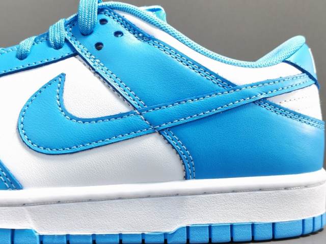 SB DUNK x UNC