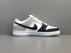 SB DUNK x CHLOROPHYLL