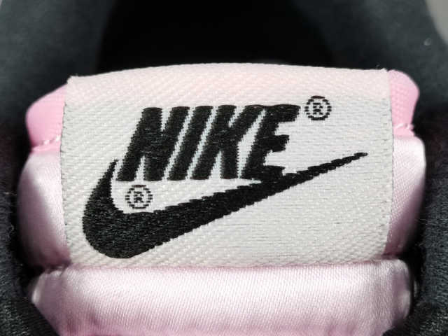 SB DUNK x PINK FOAM BLACK