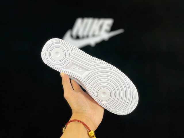 AIR FΟRCE 1 Mid Triple White