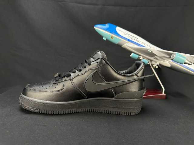 AIR FΟRCE 1 Big Swoosh All-Black
