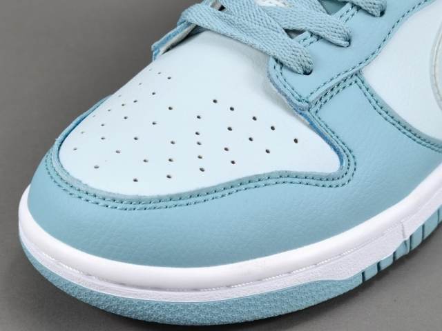 SB DUNK x CLEAR AQUA
