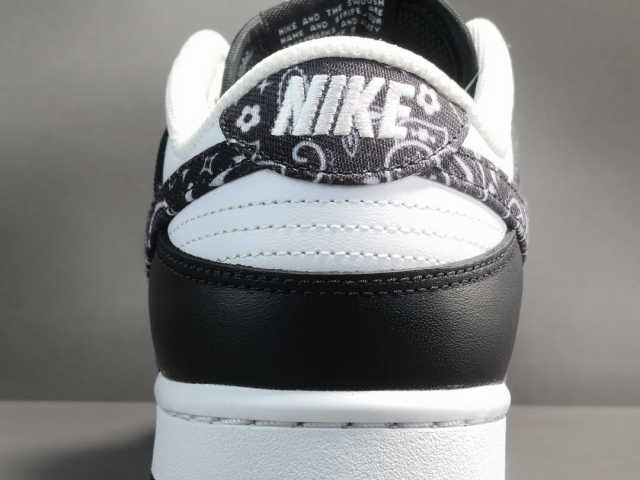 SB DUNK x PAISLEY PACK BLACK