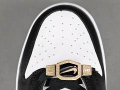 SB DUNK x WORLD CHAMPS BLACK WHITE