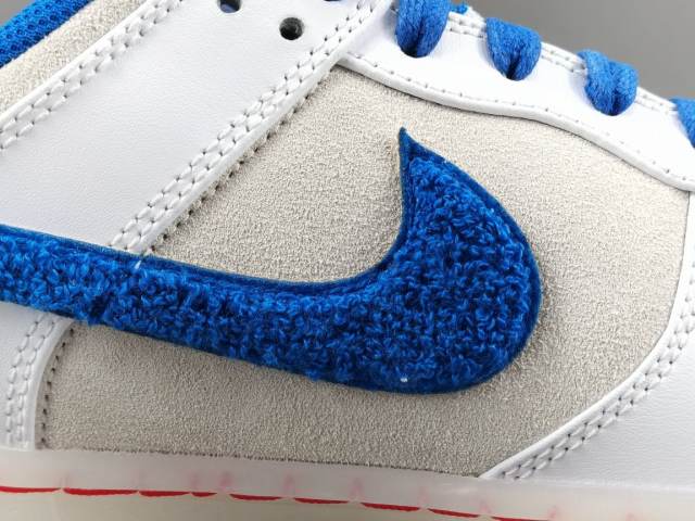 SB DUNK x YEAR OF THE RABBIT WHITE RABBIT