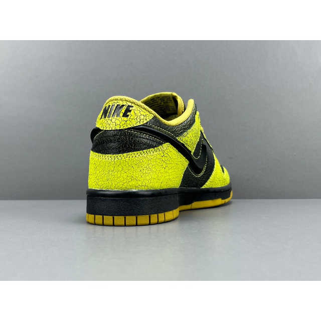SB DUNK LOW x HALLOWEEN