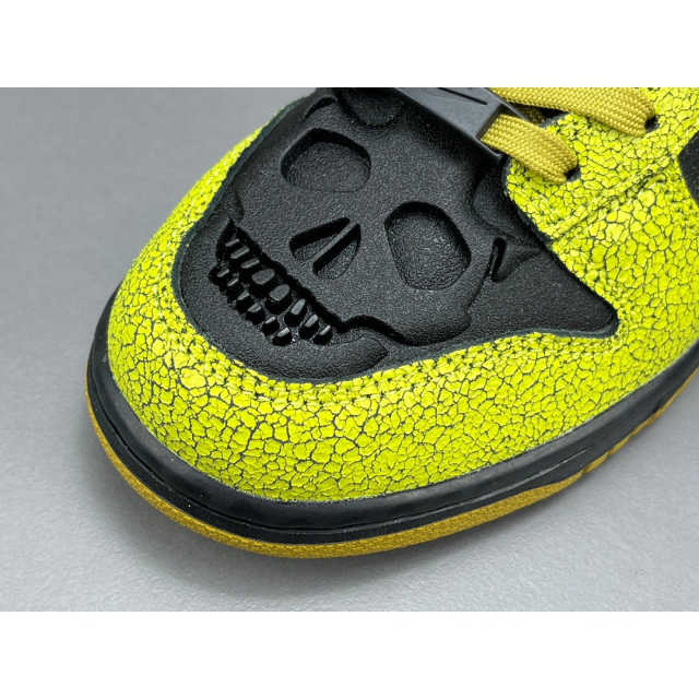 SB DUNK LOW x HALLOWEEN