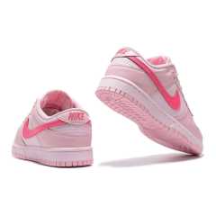SB DUNK LOW x TRIPLE PINK