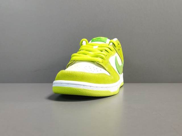 SB DUNK x GREEN APPLE