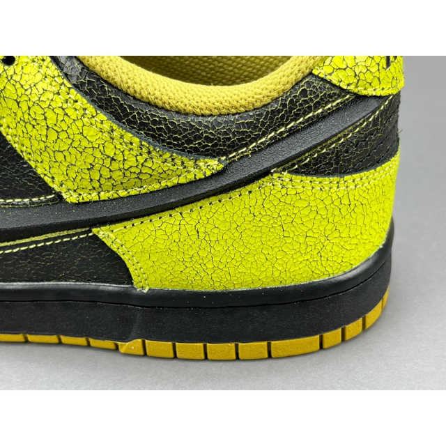 SB DUNK LOW x HALLOWEEN