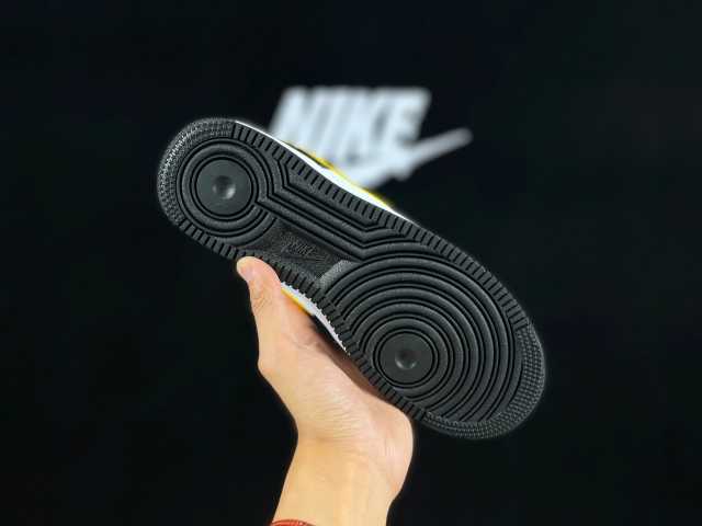 AIR FΟRCE 1 Low Black/White/Yellow Swoosh